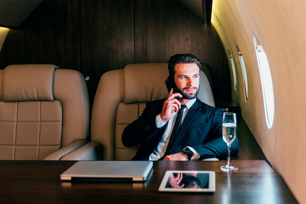 How much does it cost to charter a private jet?